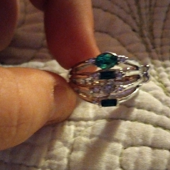 Elegant Silver and Gemstone Ring Set - Picture 5 of 13